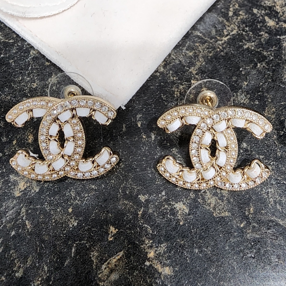 Designer Inspired Gorgeous Earrings 😍